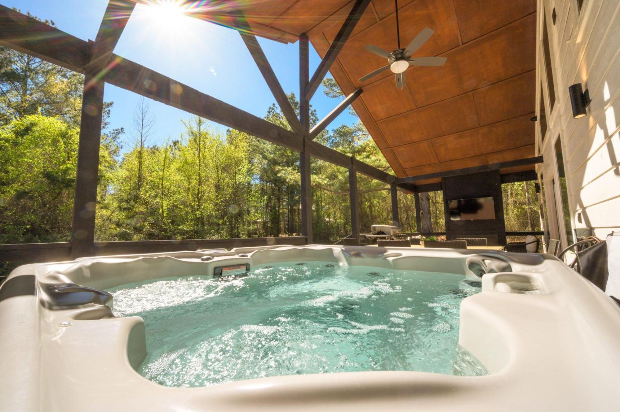 New Farmhouse-Chic Cabin With Hot Tub & Firepit Broken Bow Exteriör bild