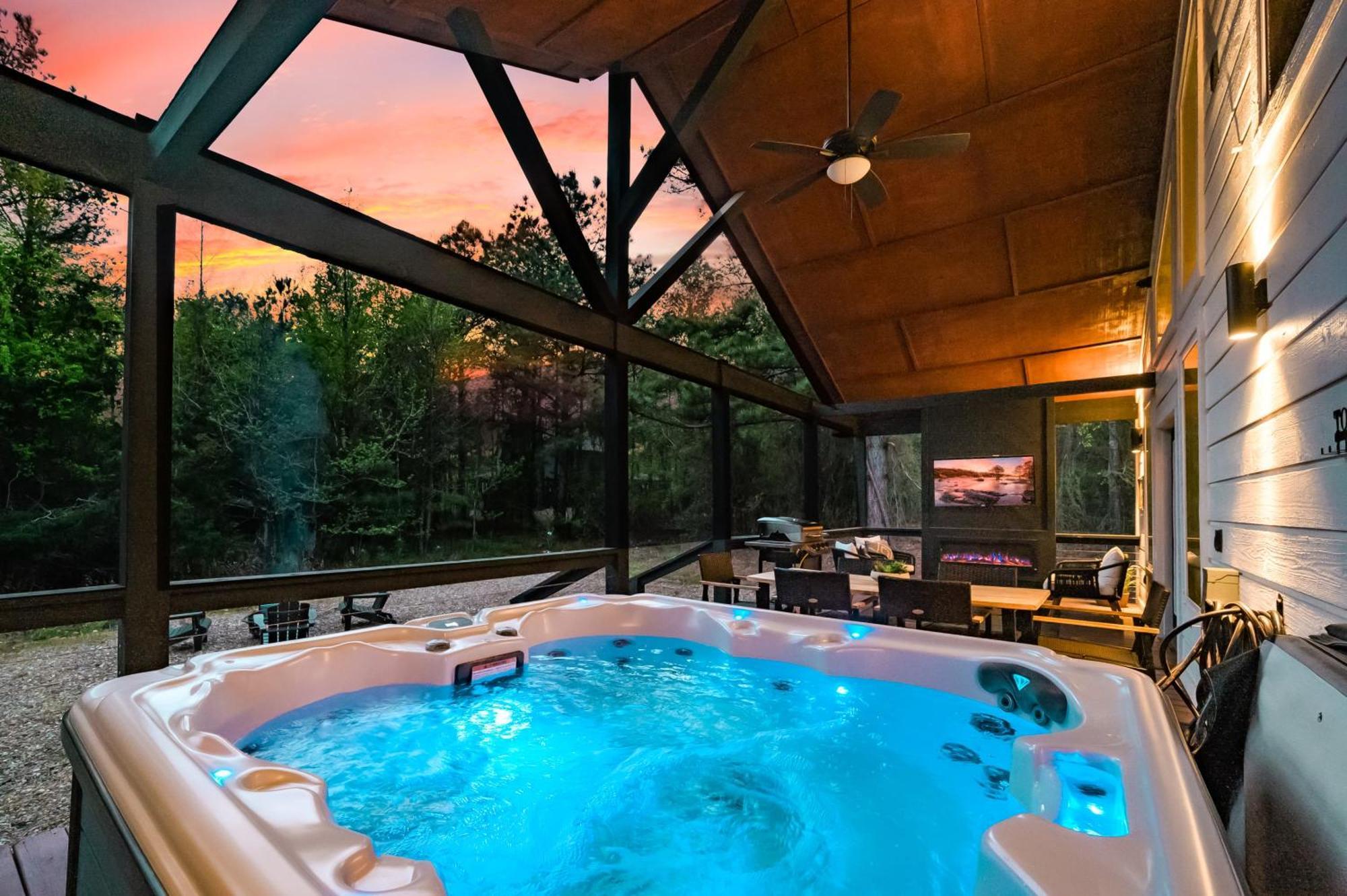 New Farmhouse-Chic Cabin With Hot Tub & Firepit Broken Bow Exteriör bild