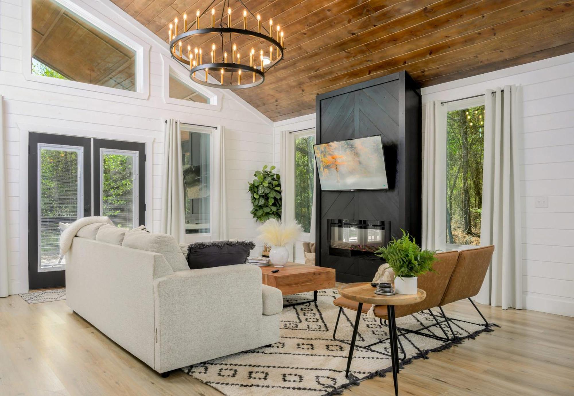 New Farmhouse-Chic Cabin With Hot Tub & Firepit Broken Bow Exteriör bild