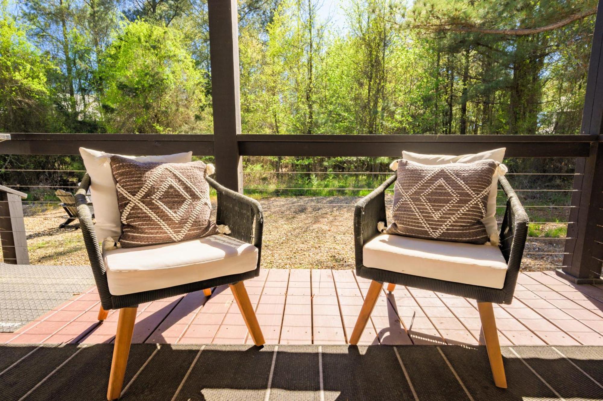 New Farmhouse-Chic Cabin With Hot Tub & Firepit Broken Bow Exteriör bild